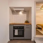Coastal Hideaway - Near Surf 아파트 *